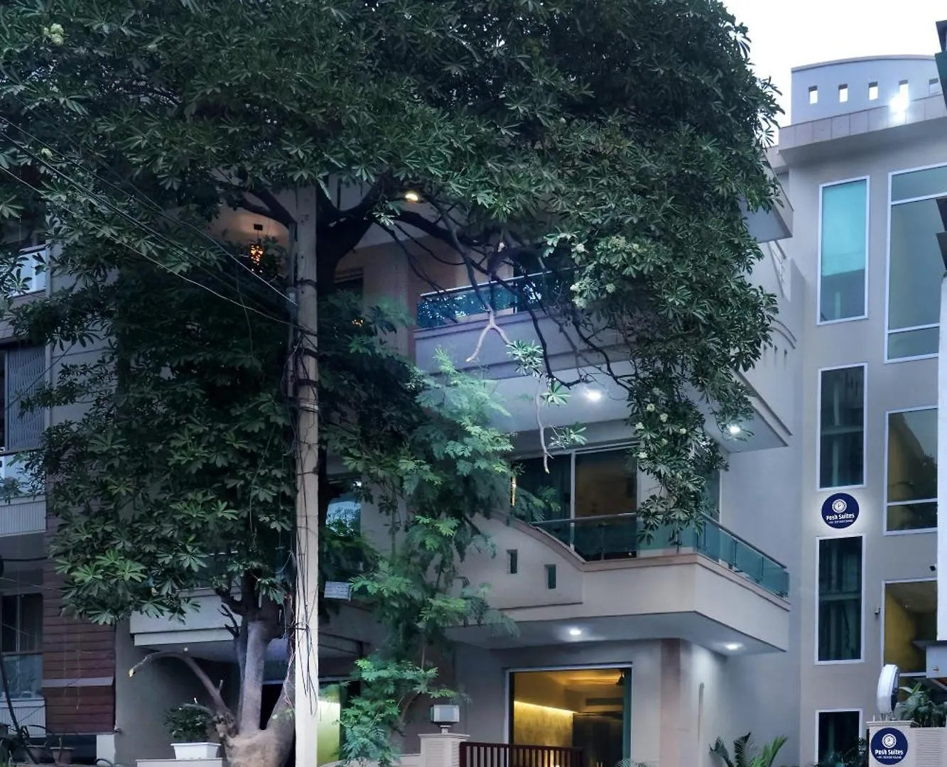Posh Suites - Golf Course Road Gurgaon 4*,  India