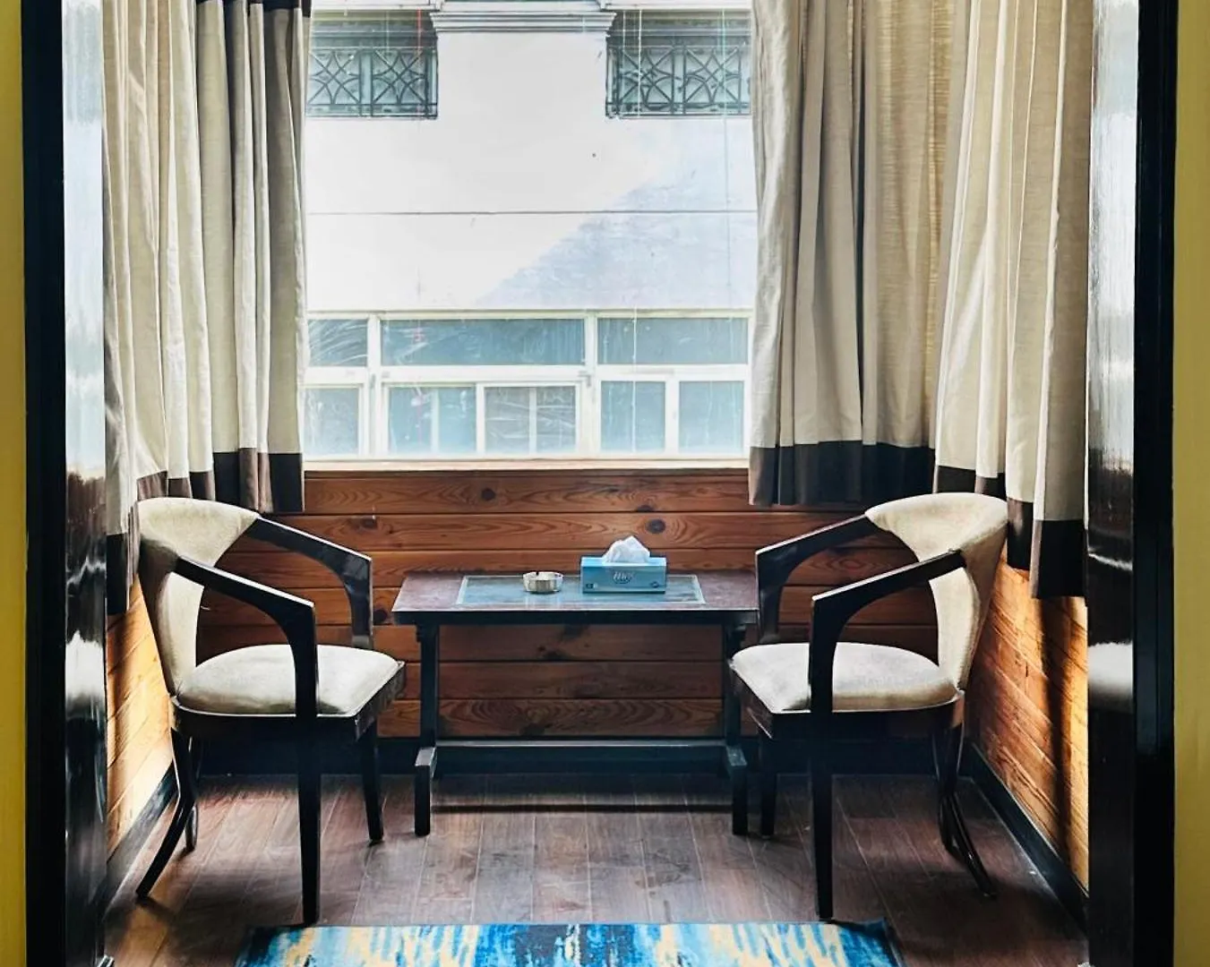 Posh Suites - Golf Course Road Gurgaon India
