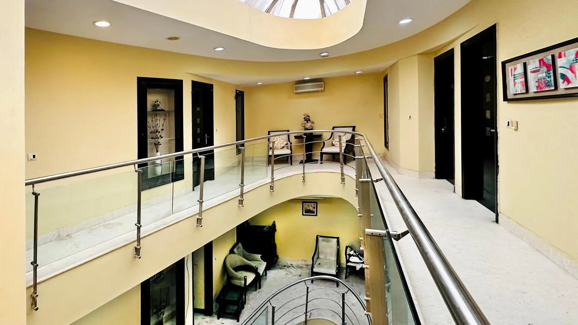 Posh Suites - Golf Course Road Gurgaon 4*,  India