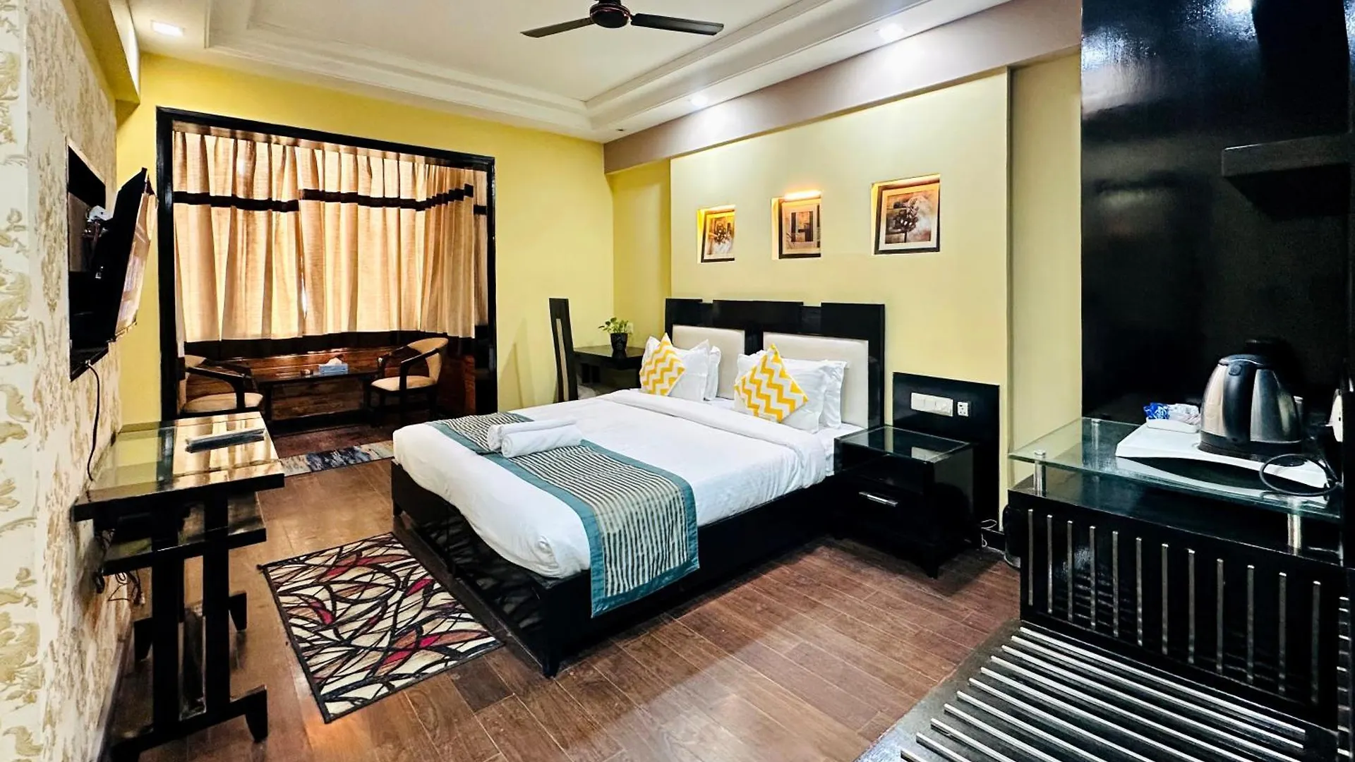 Posh Suites - Golf Course Road Gurgaon Hotel
