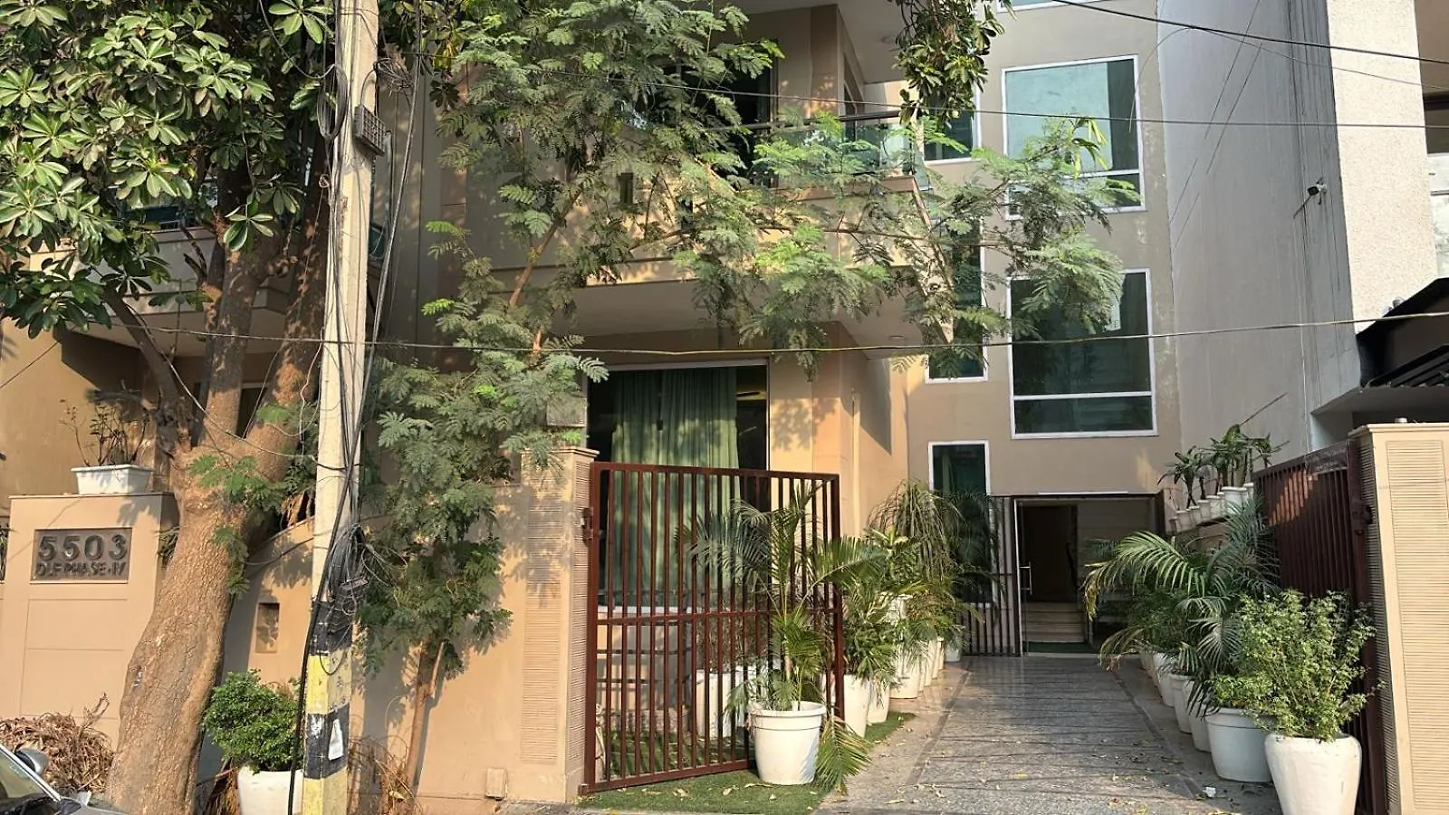 Posh Suites - Golf Course Road Gurgaon Hotel